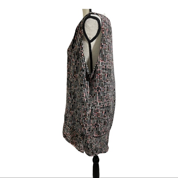 White House black market blouse v-neck sleeveless geometric pattern X-Large - Picture 6 of 9